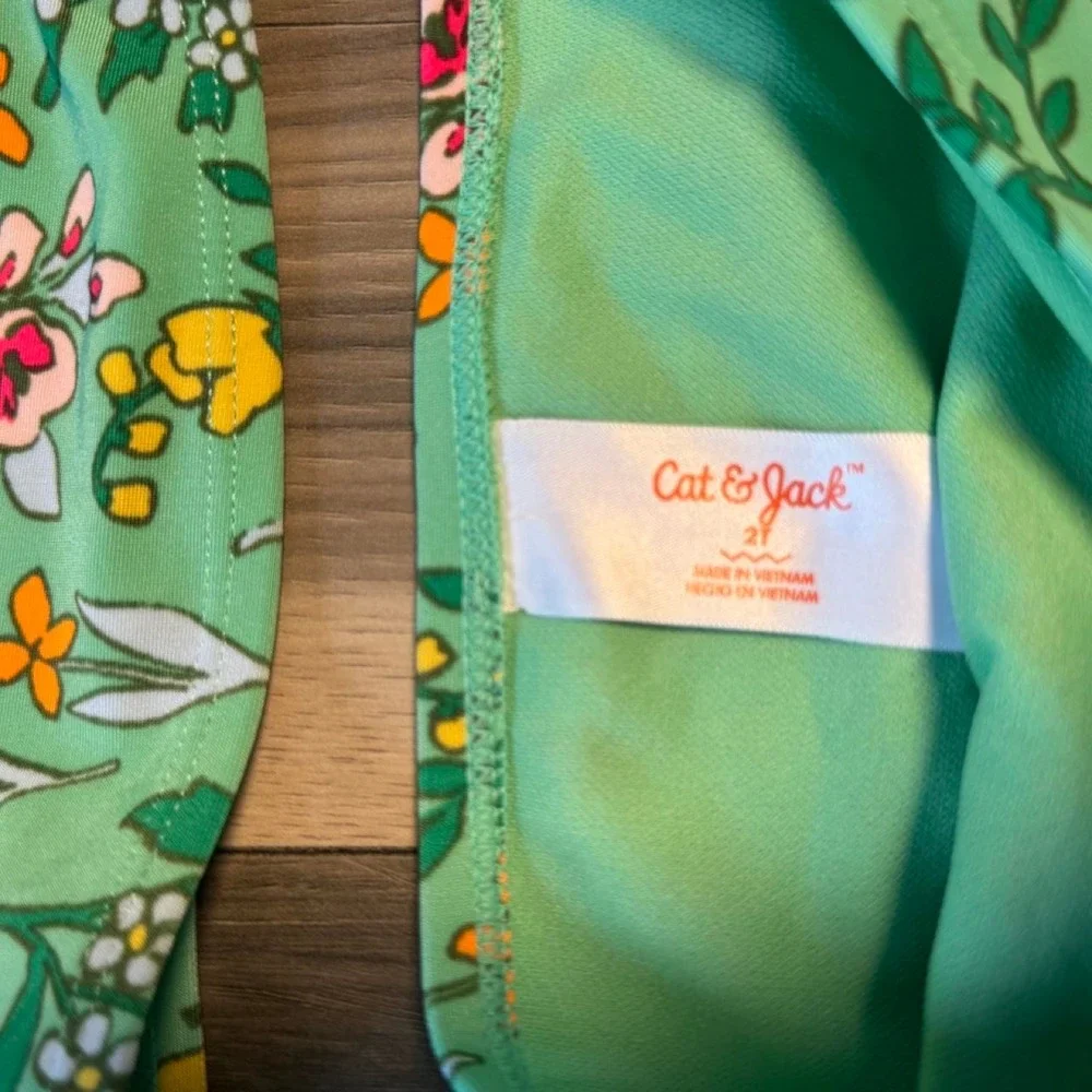 Cat & Jack 2T toddler romper featuring a cute green floral print with pink
